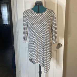 Modamix, polyester, rayon very soft tunic. M